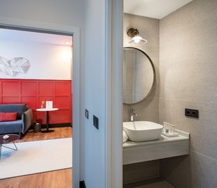Junior Suite con vistas a la ría  Vincci Consulado de Bilbao Bilbao