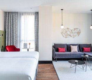 Junior Suite con Vistas al Guggenhein  Vincci Consulado de Bilbao Bilbao