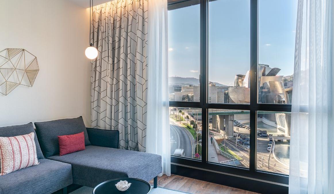 Habitación Junior Suite con vistas al Guggenheim Vincci Consulado de Bilbao 4* Habitación Junior Suite con vistas al Guggenheim Vincci Consulado de Bilbao 4*